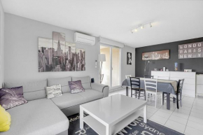 Sublime 64m with 2 BALCONIES for 6 in Toulouse